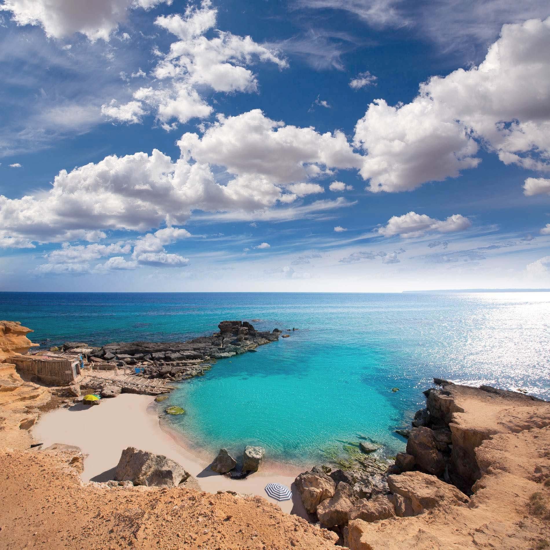 Lista 104+ Foto Playa De Migjorn Els Arenal Formentera Mirada Tensa